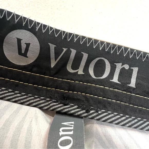 Vuori Cruise Wheat Frond 8” Leaf Print Boardshorts Swim Trunks Men’s 33 - Picture 11 of 13